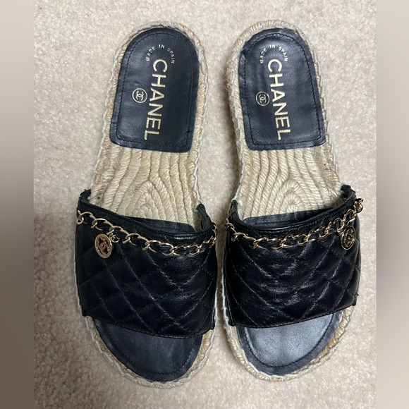 Chanel slides - Picture 1 of 6